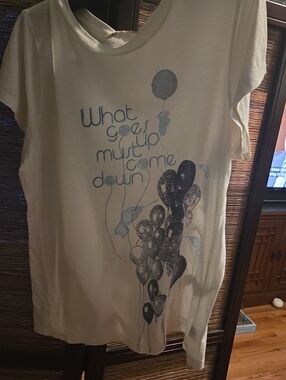Old Navy-Graphic Balloon Print Tee - Cream with Blue/Gray Design
